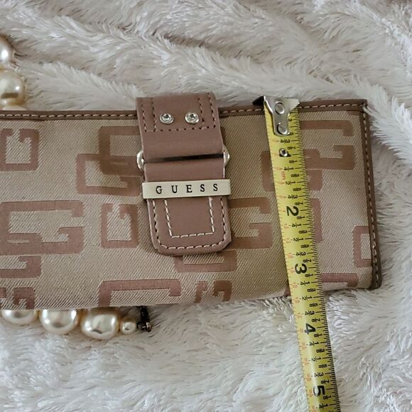 EUC Guess Slim Wallet with logo - Picture 7 of 8